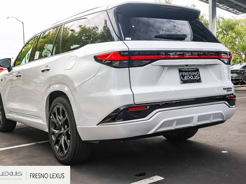 New 2026 Lexus TX 500h AWD image 4