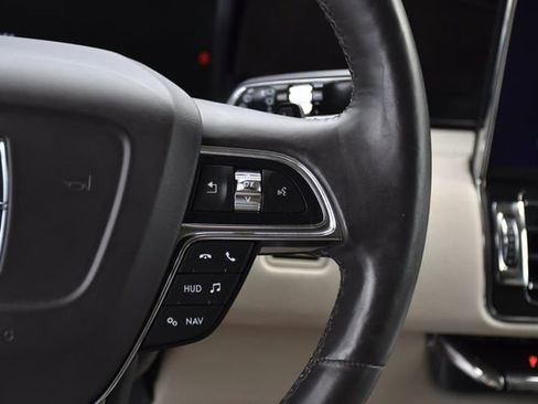 Used 2020 Lincoln Navigator L Reserve w/ Luxury Package AWD/4WD image 9