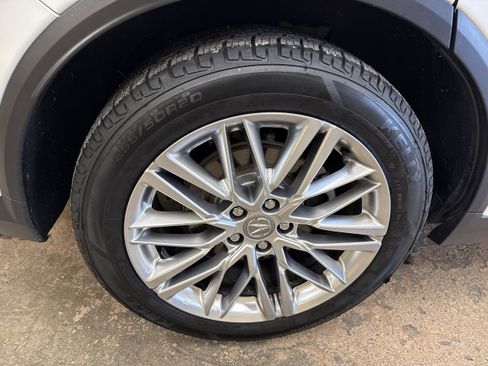 Used 2023 Acura MDX SH-AWD w/ Advance Package image 22