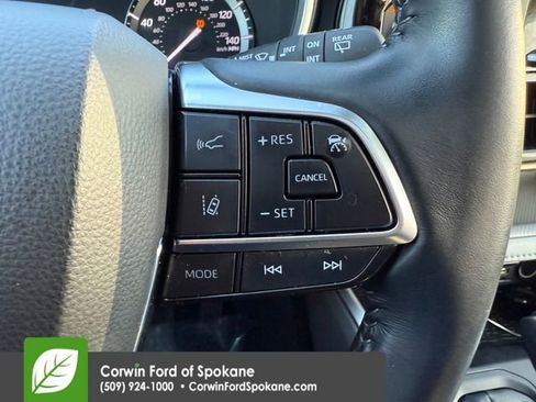 Used 2021 Toyota Highlander XLE image 25