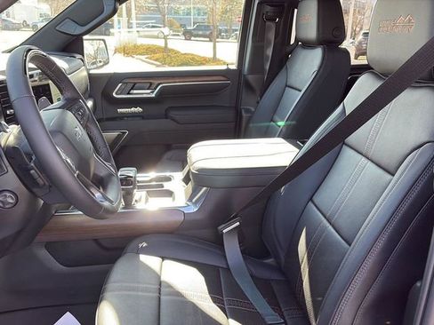 New 2026 Chevrolet Silverado 1500 High Country w/ Midnight Edition AWD/4WD image 9
