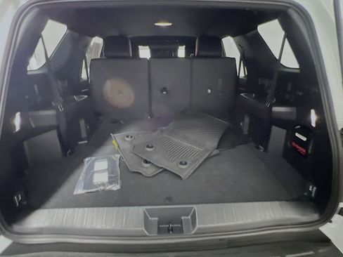 Used 2025 Toyota 4Runner SR5 AWD/4WD image 34