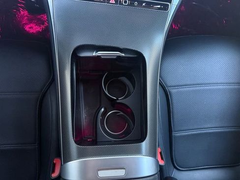 Used 2024 Mercedes-Benz GLC 300 image 11