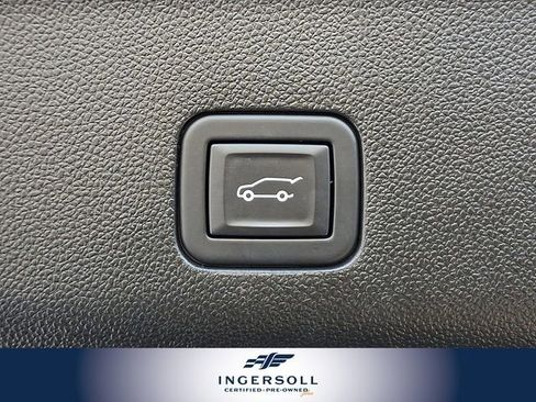 Used 2023 GMC Yukon Denali Ultimate image 32