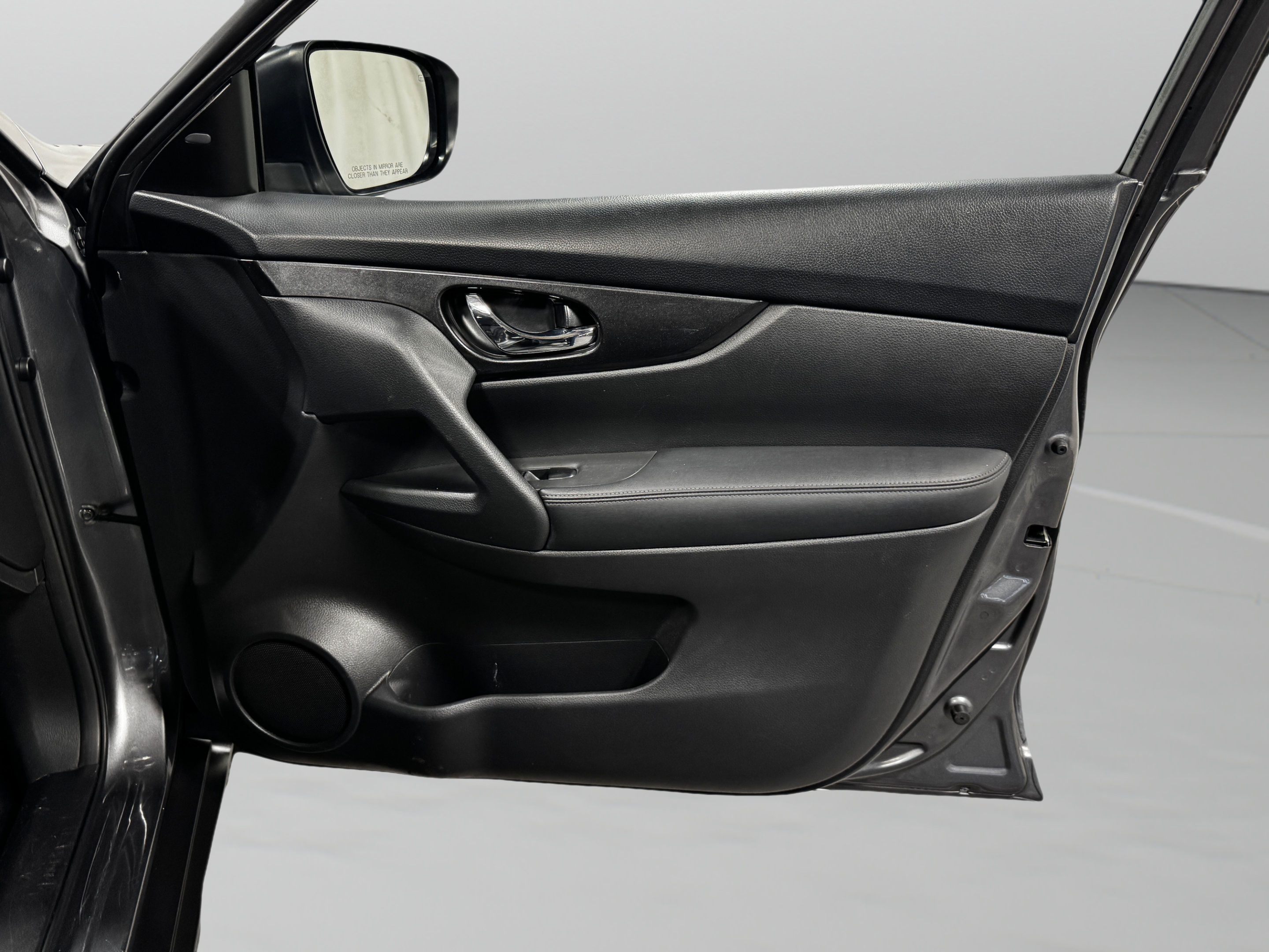 Used 2019 Nissan Rogue SV FWD image 15