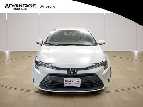 Used 2024 Toyota Corolla LE FWD image 3