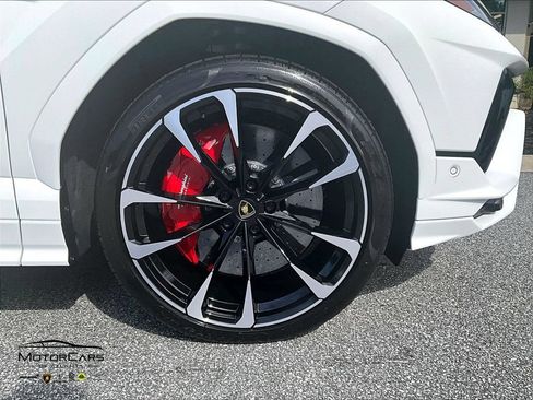 Used 2024 Lamborghini Urus S AWD/4WD image 30