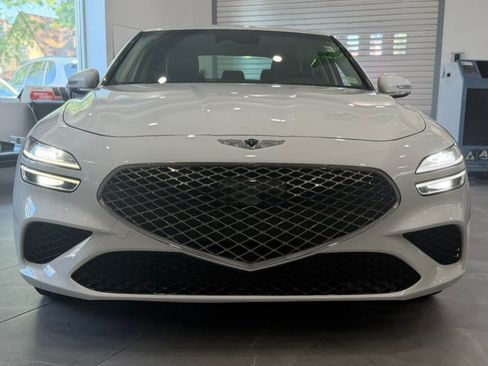 Used 2022 Genesis G70 2.0T AWD/4WD image 2