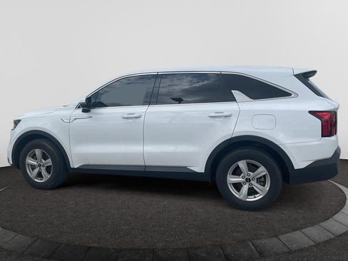 Used 2023 Kia Sorento LX image 6