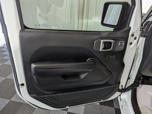 Used 2020 Jeep Wrangler Unlimited Sport S AWD/4WD image 15