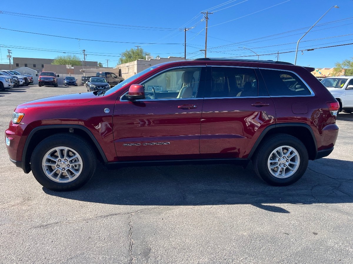 Used 2020 Jeep Grand Cherokee Laredo AWD/4WD image 9