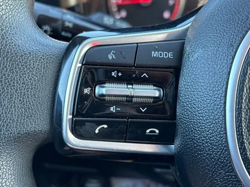 Used 2023 Kia Sorento LX image 22