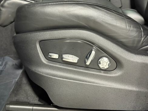 Used 2020 Porsche Cayenne AWD/4WD image 15