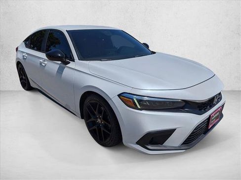 Used 2023 Honda Civic Sport image 3