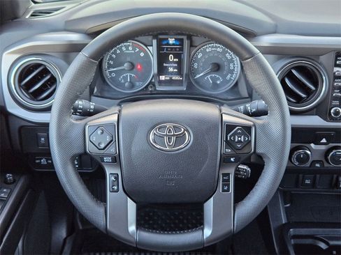 Used 2021 Toyota Tacoma TRD Off-Road image 18
