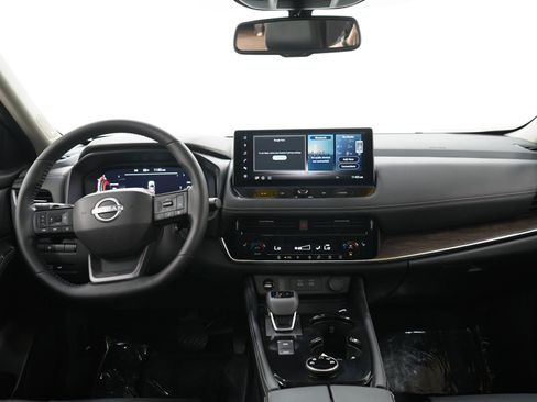 Used 2025 Nissan Rogue Platinum AWD/4WD image 14