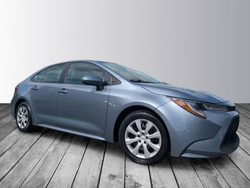 Used 2021 Toyota Corolla LE FWD image 3