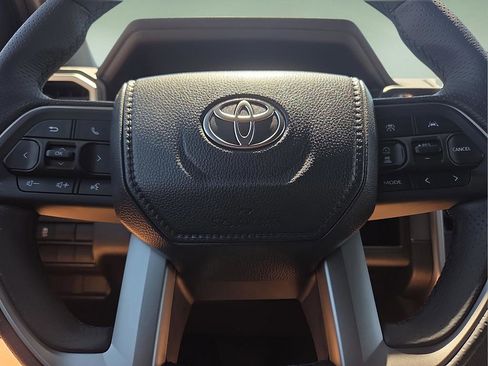 New 2026 Toyota 4Runner SR5 AWD/4WD image 25