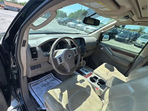 Used 2010 Nissan Pathfinder LE w/ Navigation Pkg RWD image 11