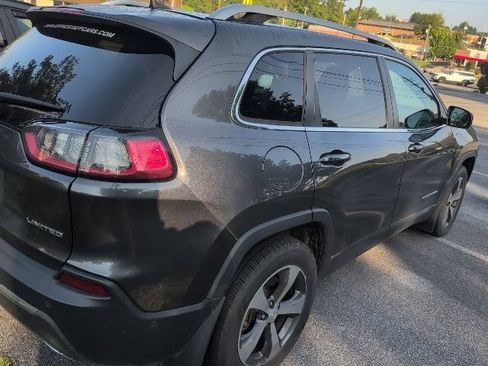 Used 2019 Jeep Cherokee Limited w/ Luxury Group AWD/4WD image 8