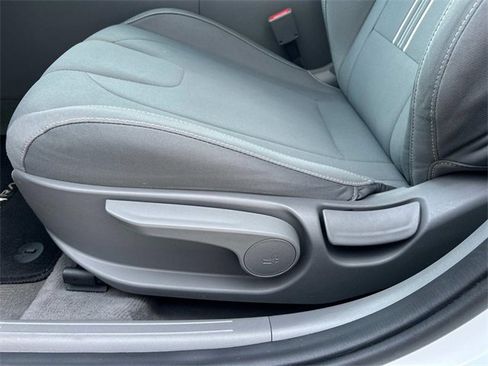 Certified 2022 Hyundai Elantra SEL w/ Cargo Package image 18