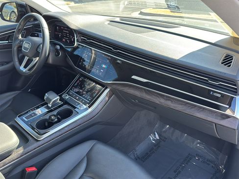 Used 2022 Audi Q8 Premium Plus image 28