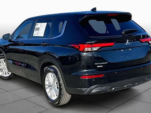 Used 2023 Mitsubishi Outlander ES image 12