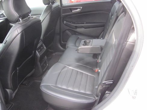 Used 2017 Ford Edge SEL w/ Equipment Group 201A image 12