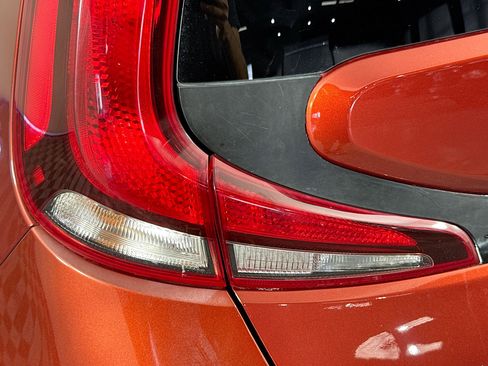 Used 2020 Kia Soul LX image 34