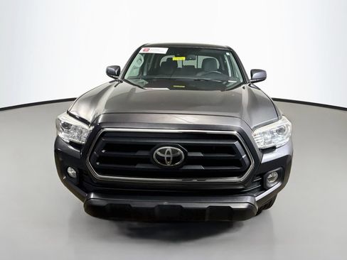 Certified 2021 Toyota Tacoma SR5 AWD/4WD image 2
