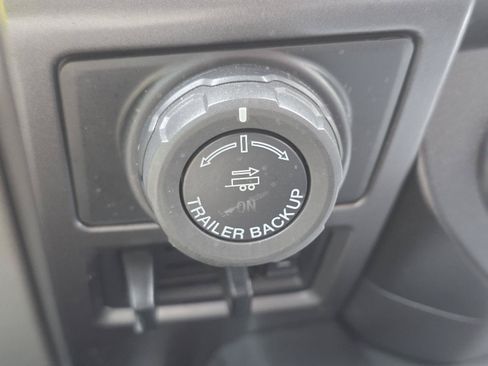 Used 2019 Ford F150 XLT w/ Equipment Group 302A Luxury RWD image 16