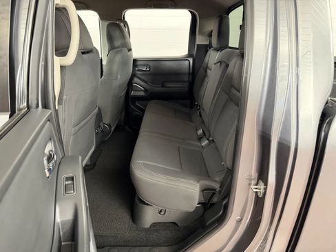 Used 2022 Nissan Frontier SV w/ Technology Package AWD/4WD image 26