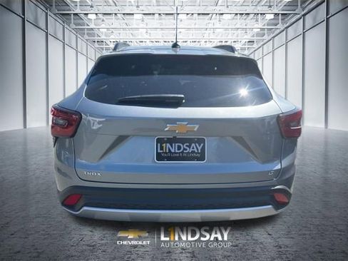 New 2026 Chevrolet Trax LT w/ Sunroof Package FWD image 5