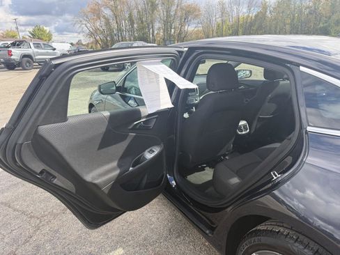 Used 2023 Chevrolet Malibu LT image 29