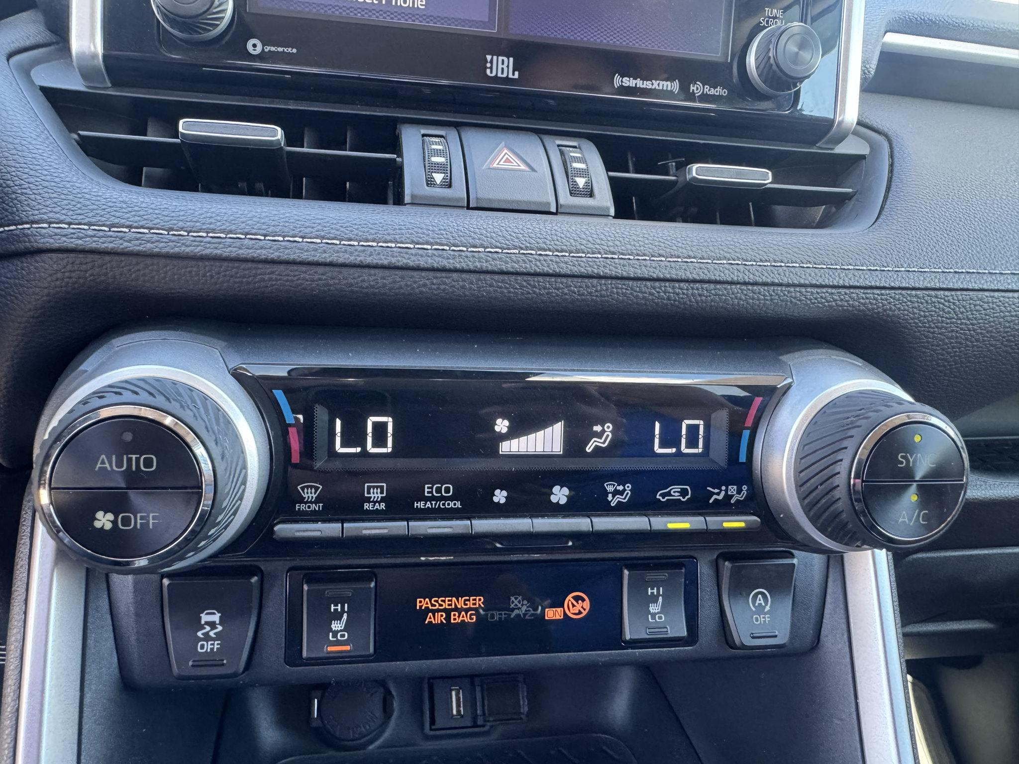 Used 2020 Toyota RAV4 XLE Premium AWD/4WD image 20