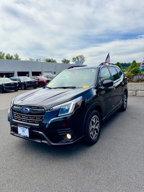 Used 2023 Subaru Forester Premium AWD/4WD image 3