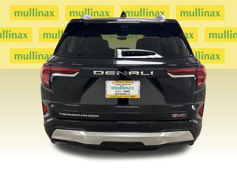 New 2026 GMC Terrain Denali w/ LPO, Floor Liner Package image 15