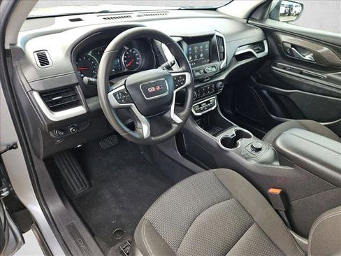 Used 2024 GMC Terrain SLE image 9