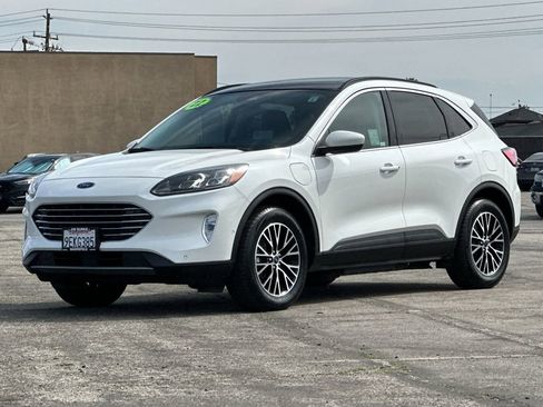 Certified 2022 Ford Escape Titanium w/ Titanium Premium Package image 8