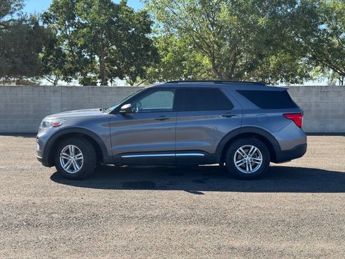 Certified 2022 Ford Explorer XLT RWD image 10