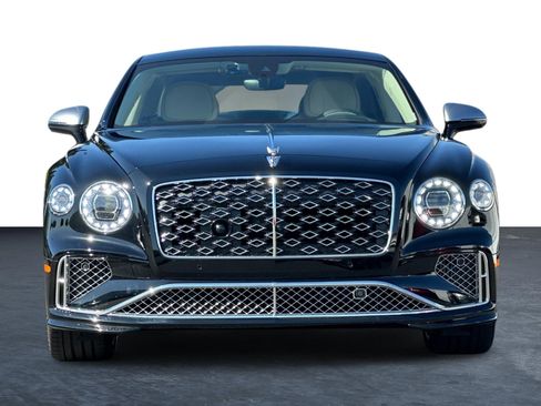 New 2025 Bentley Flying Spur Plug-In Hybrid image 12