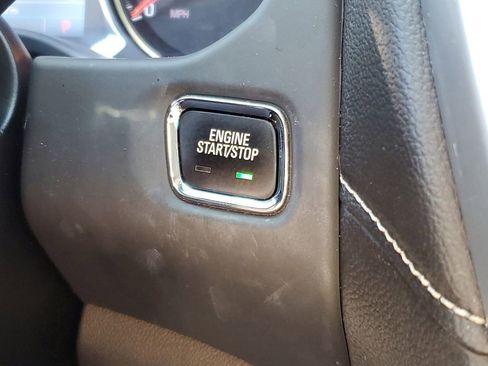 Used 2023 GMC Acadia SLE w/ Driver Convenience Package image 16