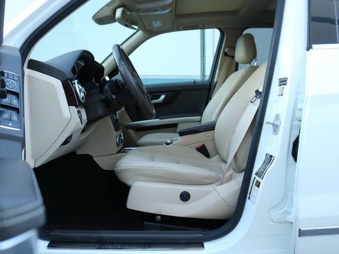 Used 2015 Mercedes-Benz GLK 350 GLK 350 4MATIC AWD 4dr SUV image 33