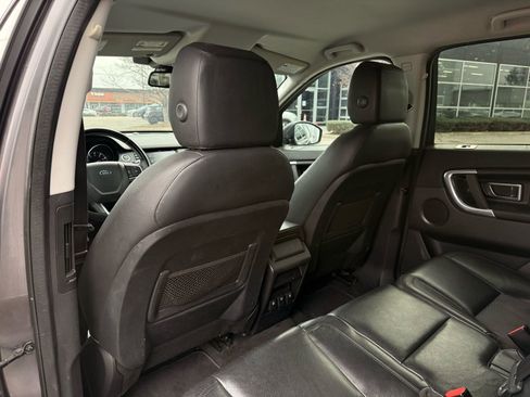 Used 2016 Land Rover Discovery Sport SE image 24
