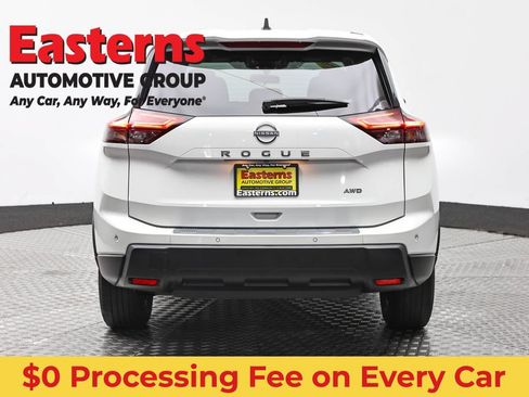 Used 2024 Nissan Rogue S AWD/4WD image 6