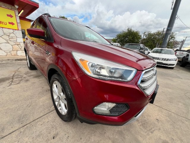Used 2018 Ford Escape SE w/ SE Sync 3 Package FWD image 3