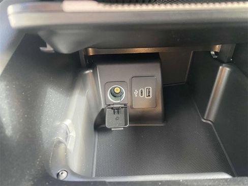 New 2025 Ford Explorer Active image 28