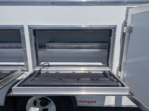 Used 2025 Ford E-450 and Econoline 450 Super Duty w/ Power Equipment Group RWD image 19