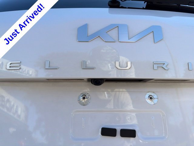 Used 2025 Kia Telluride S FWD image 16
