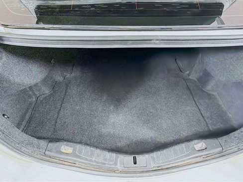 Used 2020 Ford Fusion SE image 12